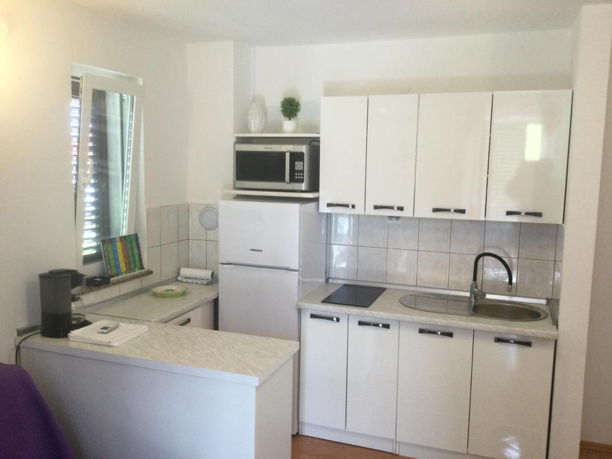 Apartment Arnie Njivice Ngoại thất bức ảnh