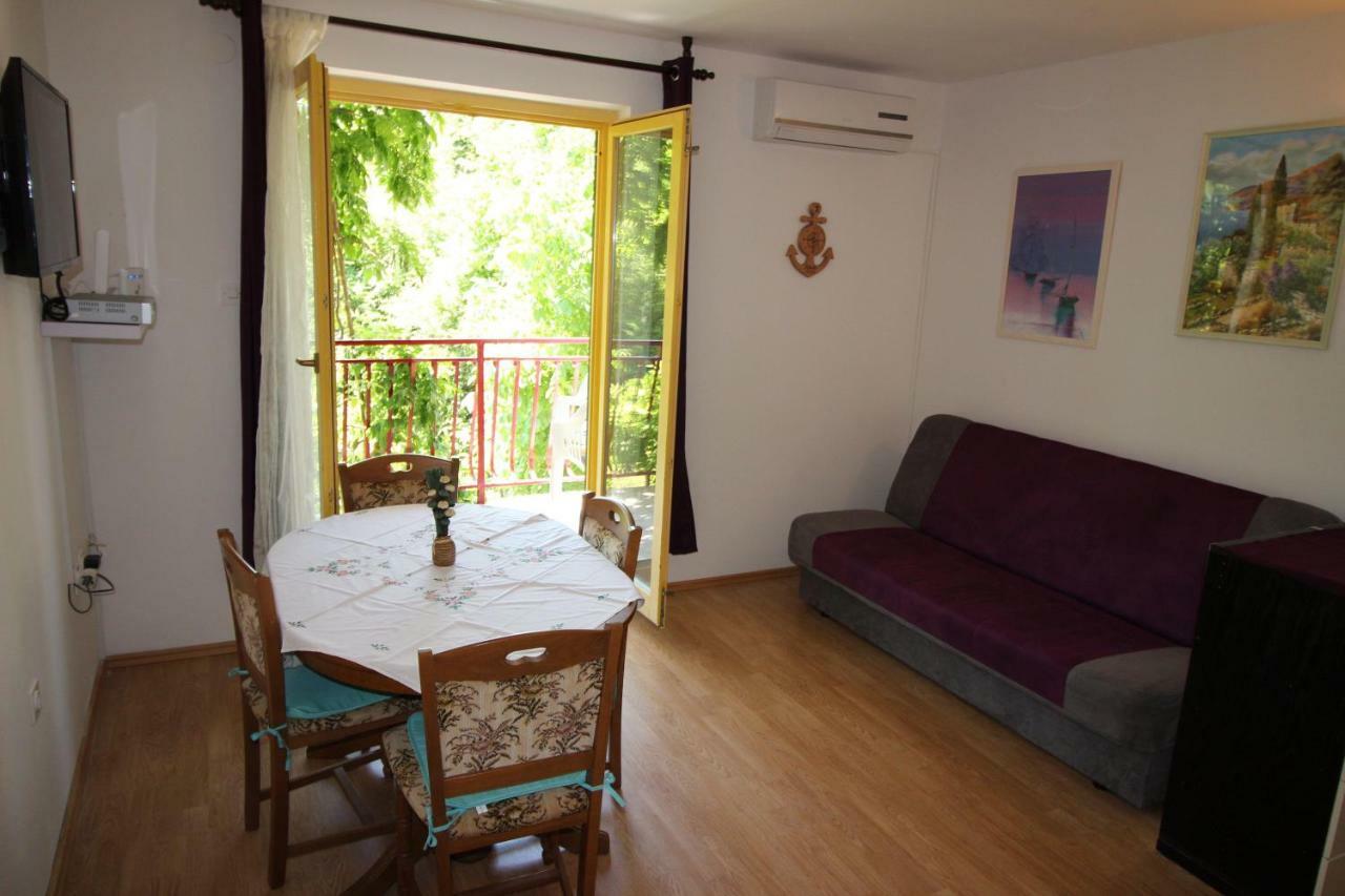 Apartment Arnie Njivice Ngoại thất bức ảnh
